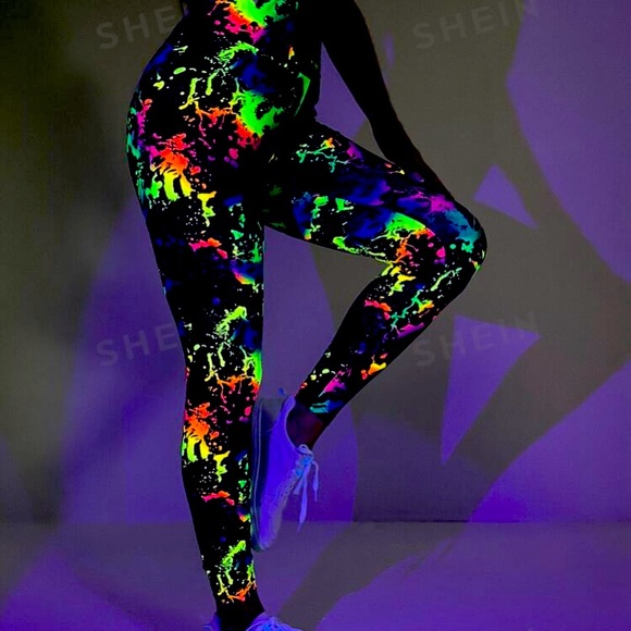 2 for 1 SHEIN Reflective Splash Ink Print & Emily Rose Contrast Leopard leggings - Picture 2 of 5